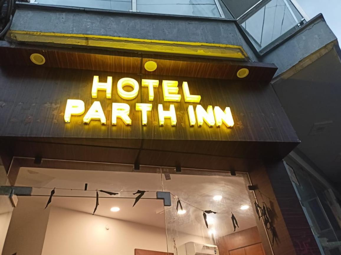 Hotel Parth Inn Rishikesh Bagian luar foto