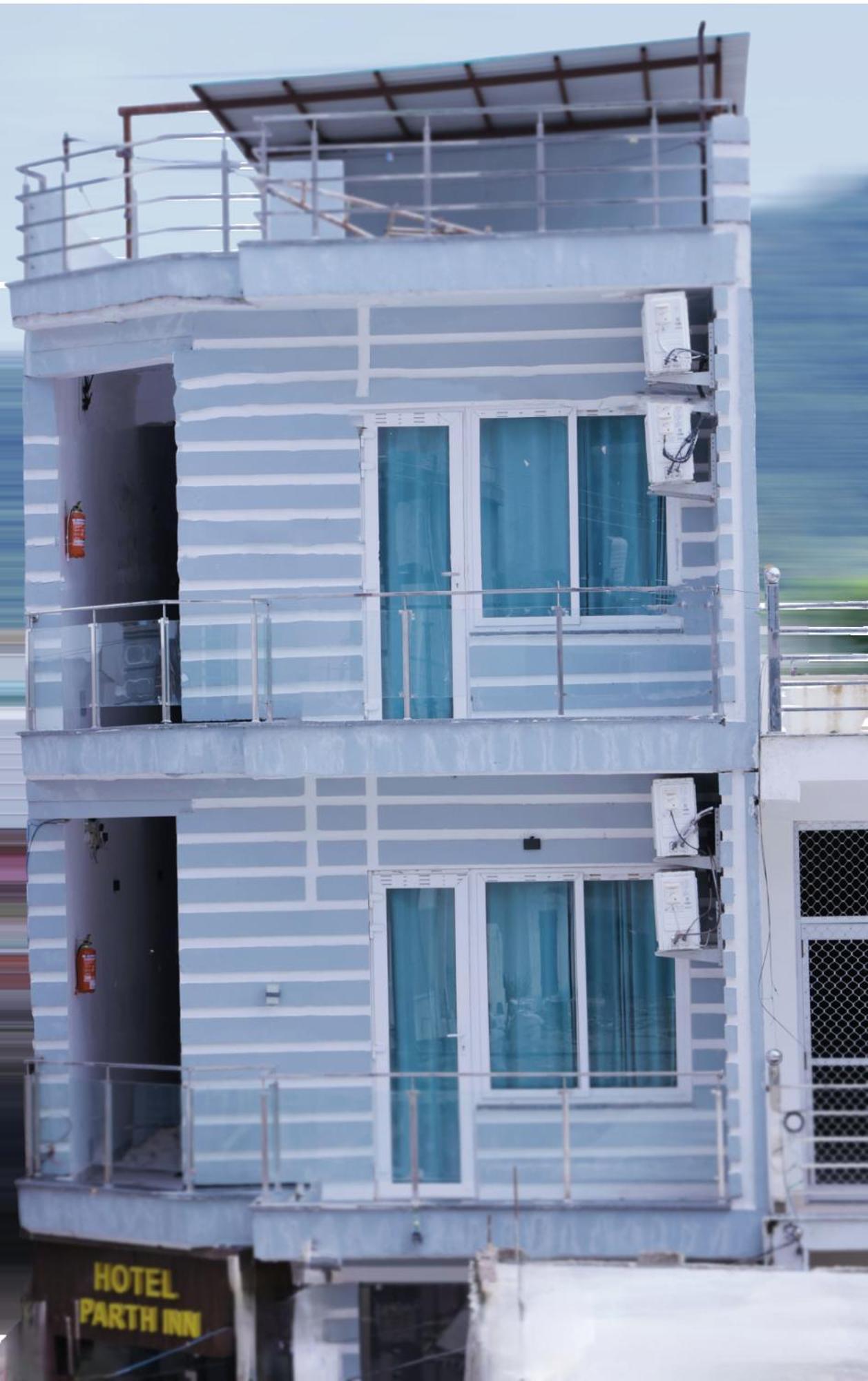Hotel Parth Inn Rishikesh Bagian luar foto