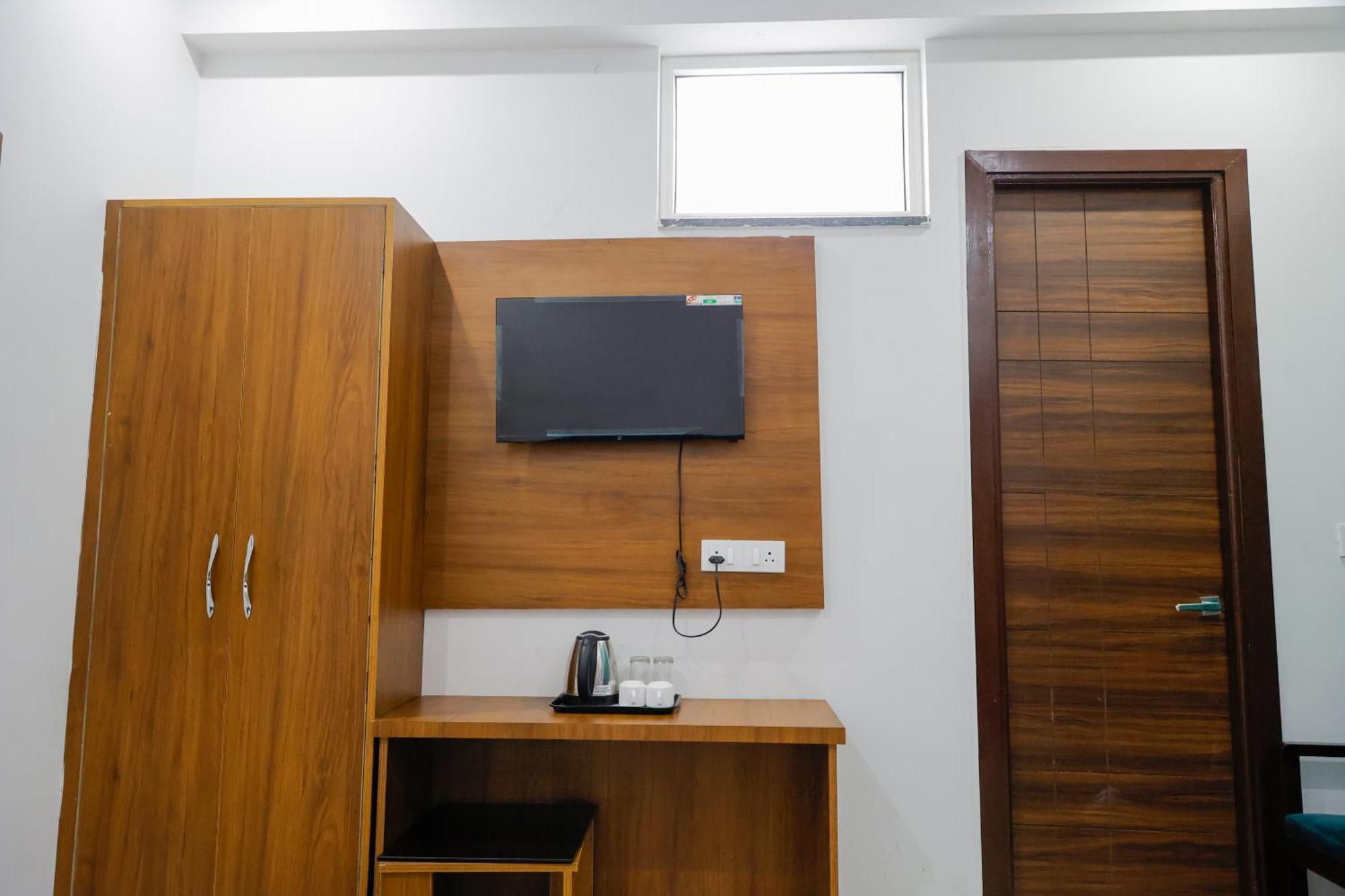 Hotel Parth Inn Rishikesh Bagian luar foto