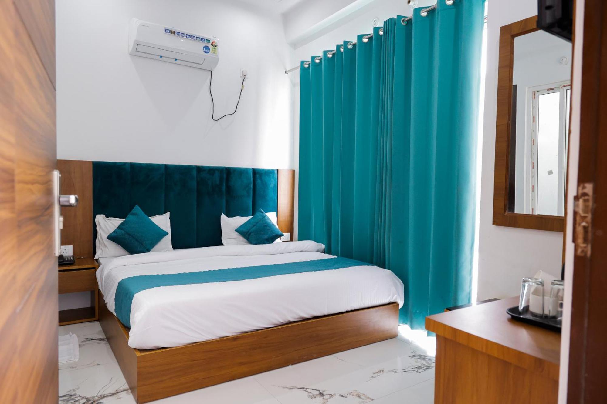 Hotel Parth Inn Rishikesh Bagian luar foto
