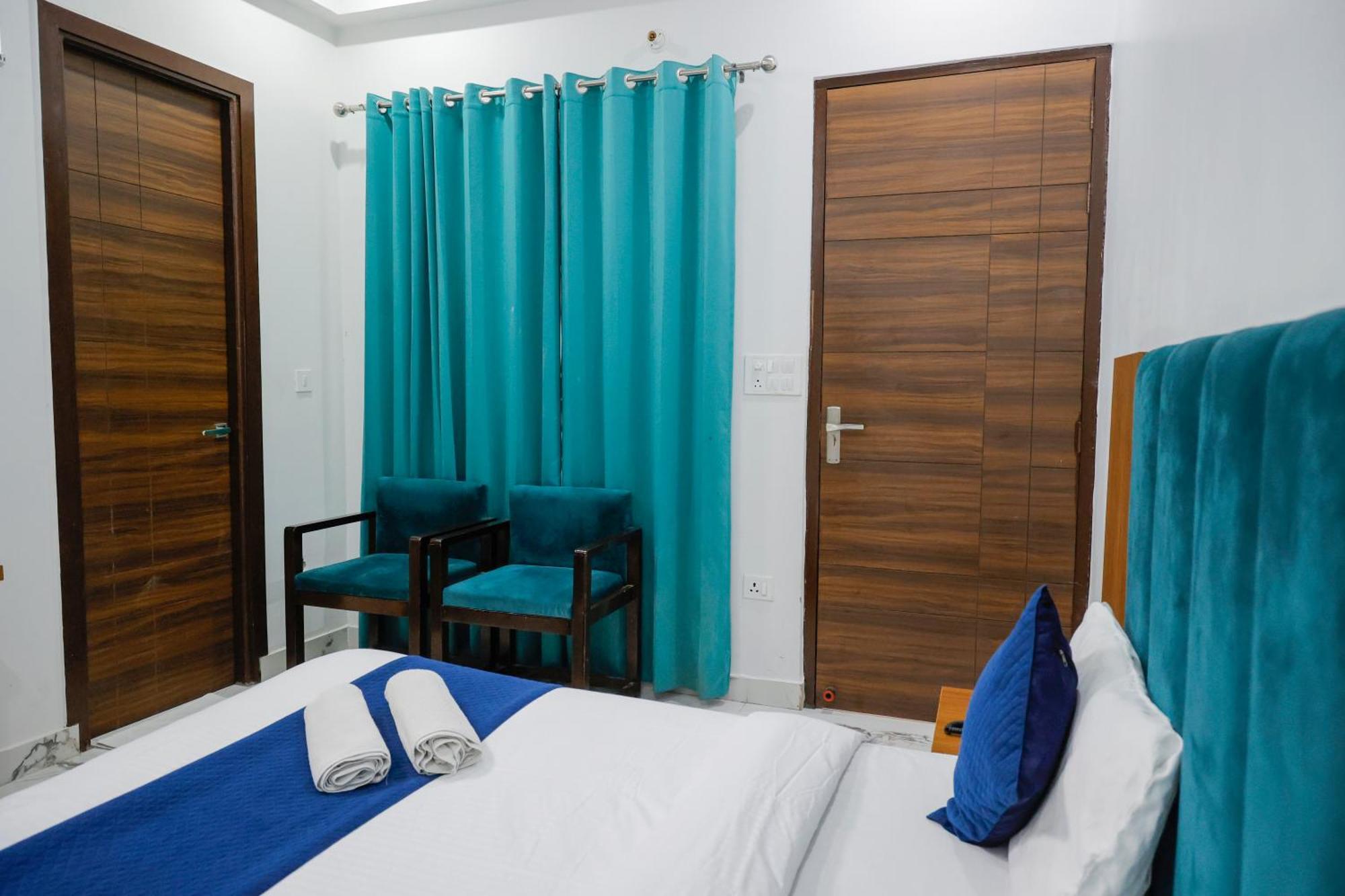 Hotel Parth Inn Rishikesh Bagian luar foto