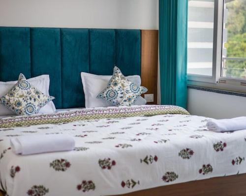 Hotel Parth Inn Rishikesh Bagian luar foto